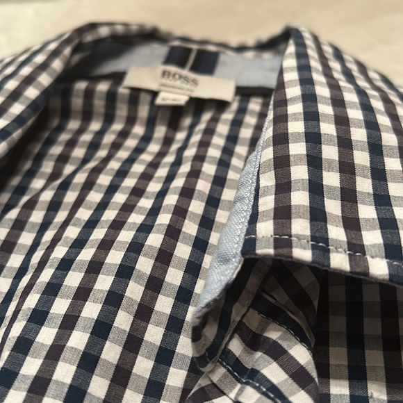 Hugo boss butten up - Picture 2 of 3